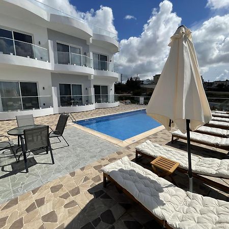 Arf Apartments - With Jacuzzi At The Complex Emba Exterior photo