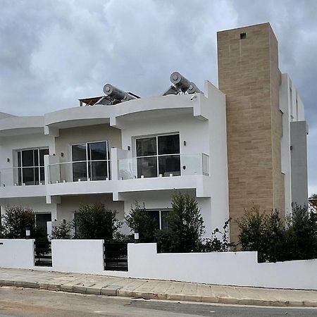 Arf Apartments - With Jacuzzi At The Complex Emba Exterior photo