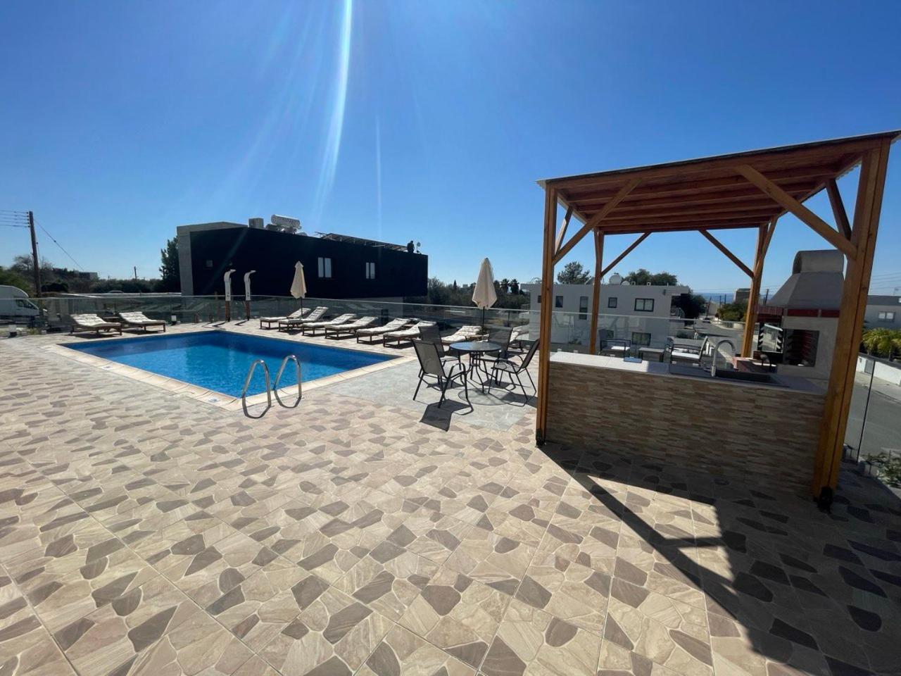 Arf Apartments - With Jacuzzi At The Complex Emba Exterior photo