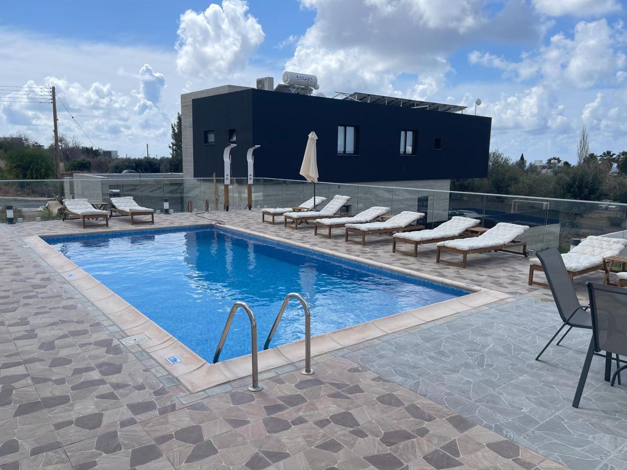Arf Apartments - With Jacuzzi At The Complex Emba Exterior photo