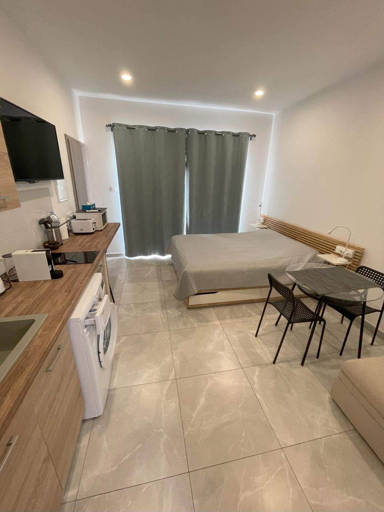 Arf Apartments - With Jacuzzi At The Complex Emba Exterior photo