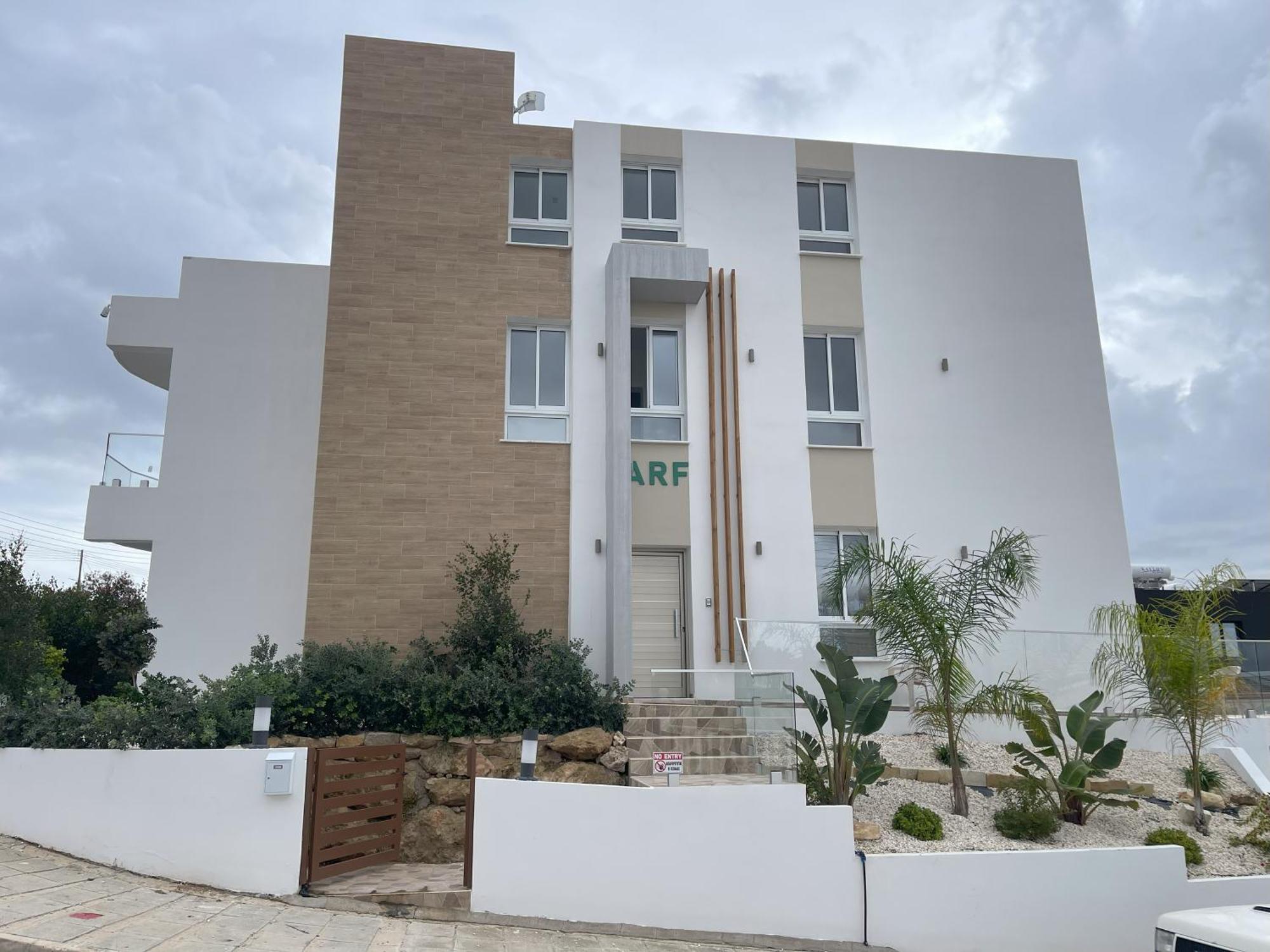 Arf Apartments - With Jacuzzi At The Complex Emba Exterior photo