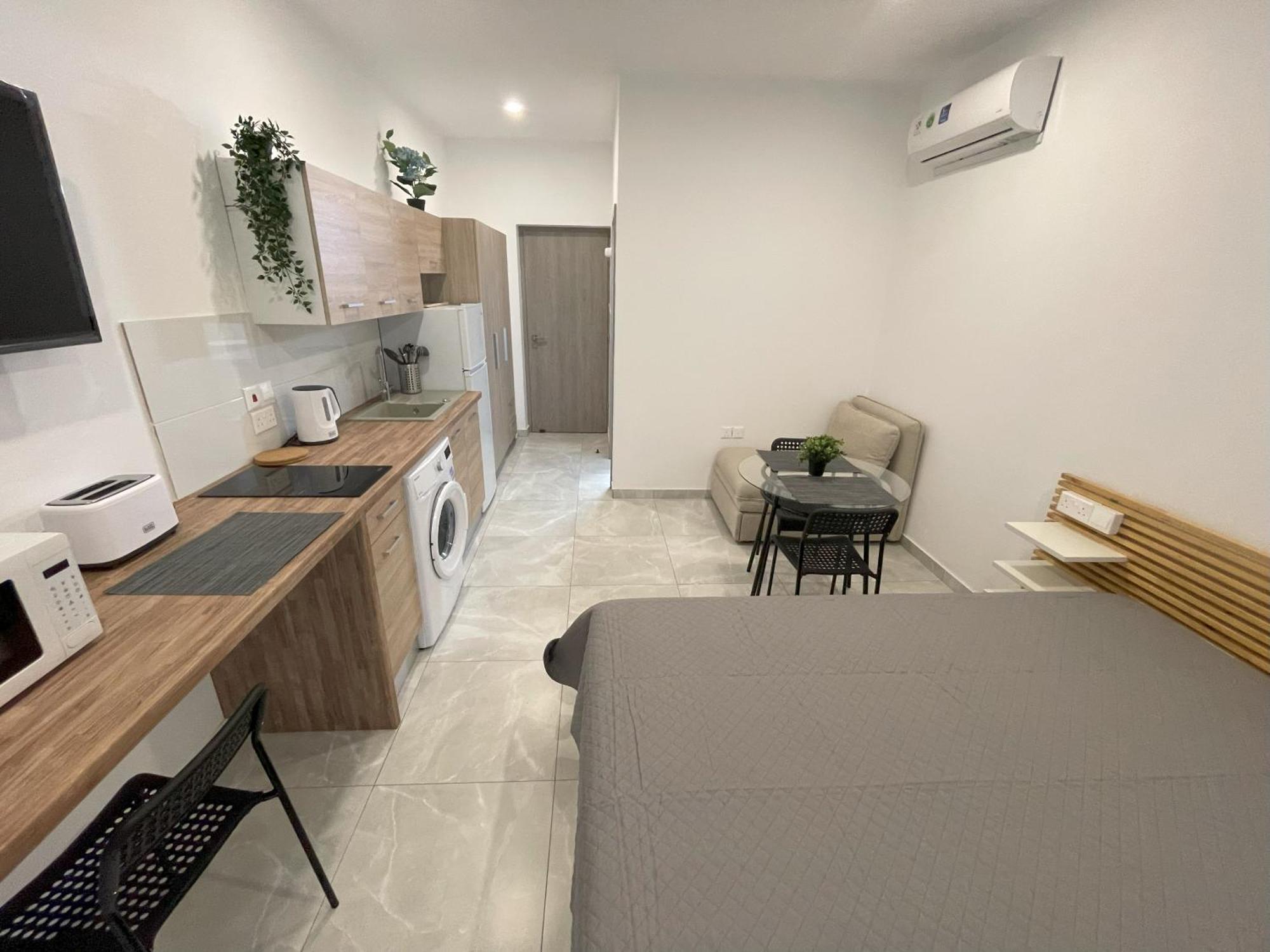 Arf Apartments - With Jacuzzi At The Complex Emba Exterior photo